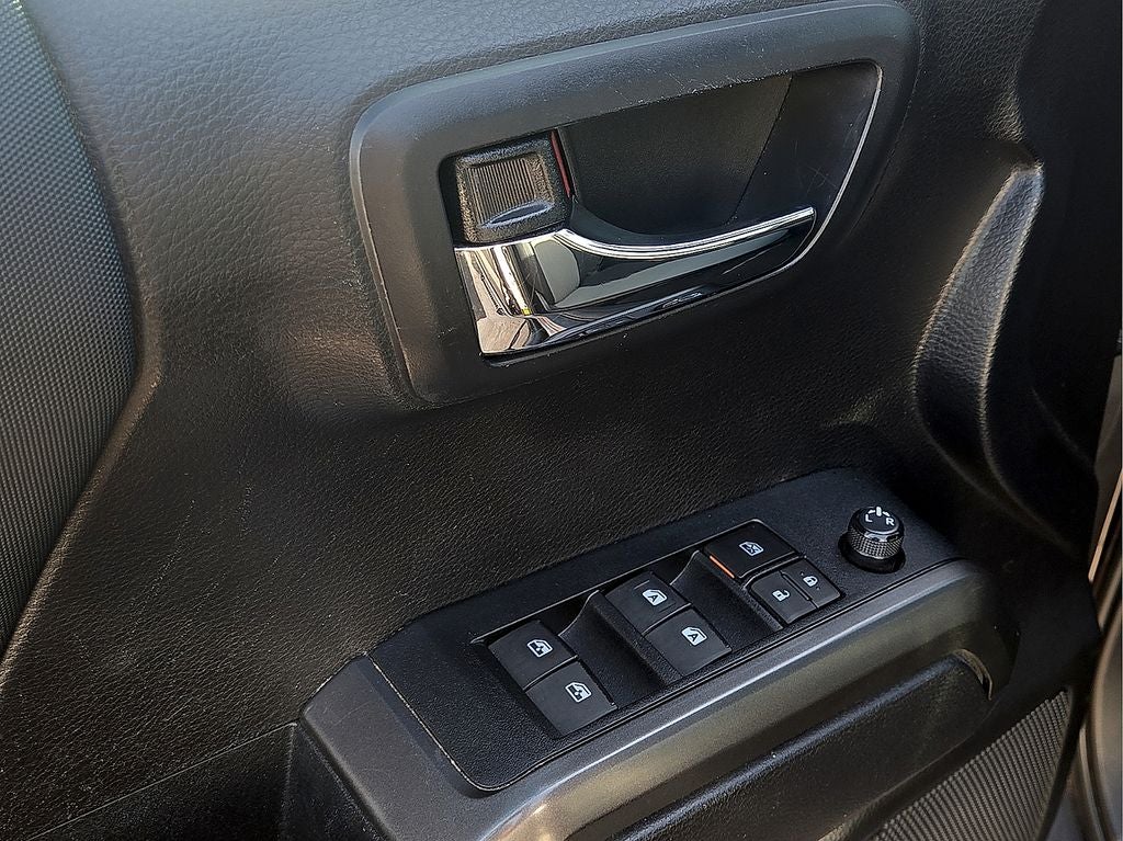 2020 Toyota Tacoma SR5 V6