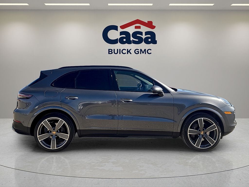 2022 Porsche Cayenne Base