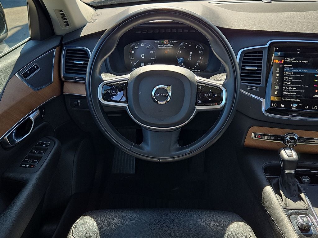 2022 Volvo XC90 T6 Momentum