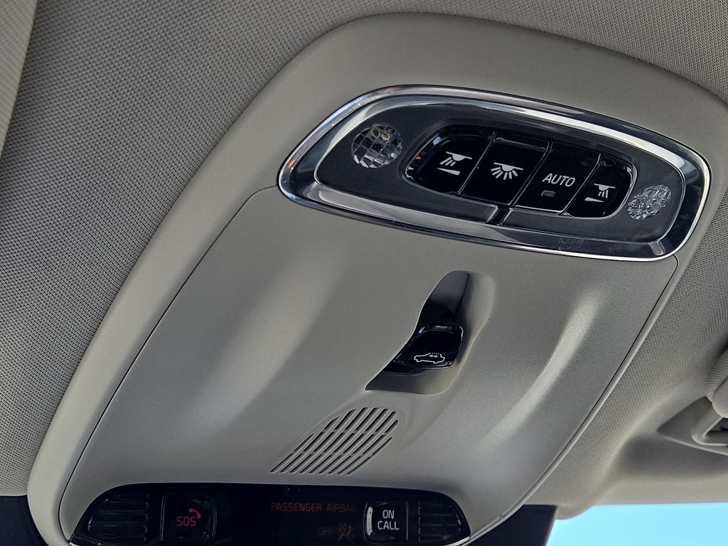 2022 Volvo XC90 T6 Momentum