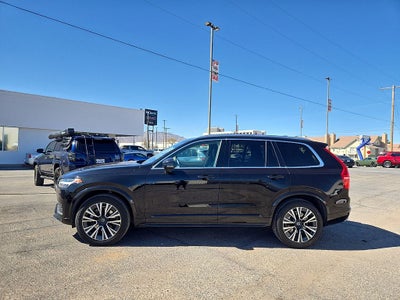 2022 Volvo XC90 T6 Momentum