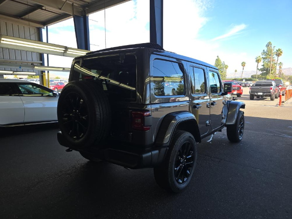2025 Jeep Wrangler 4xe Sahara