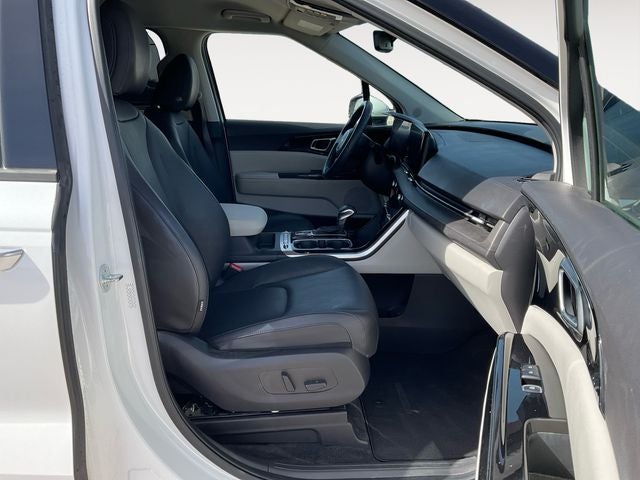 2023 Kia Carnival SX