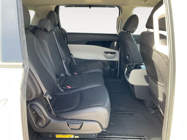 2023 Kia Carnival SX