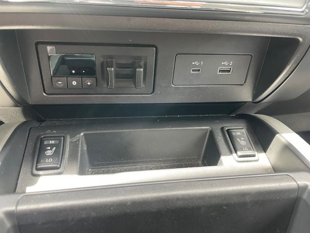 2024 Nissan TITAN XD Crew Cab SV