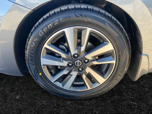 2022 Nissan Versa SV