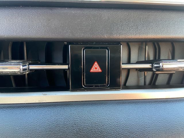 2024 Mitsubishi Outlander Base