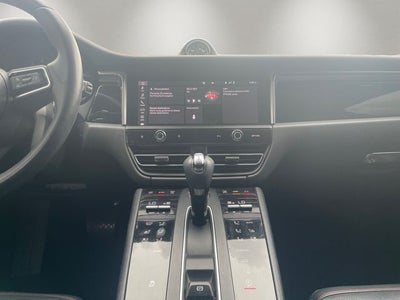 2022 Porsche Macan Base
