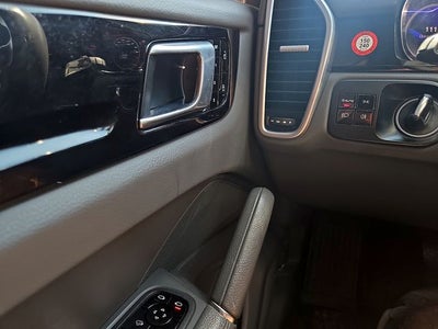2021 Porsche Cayenne Base