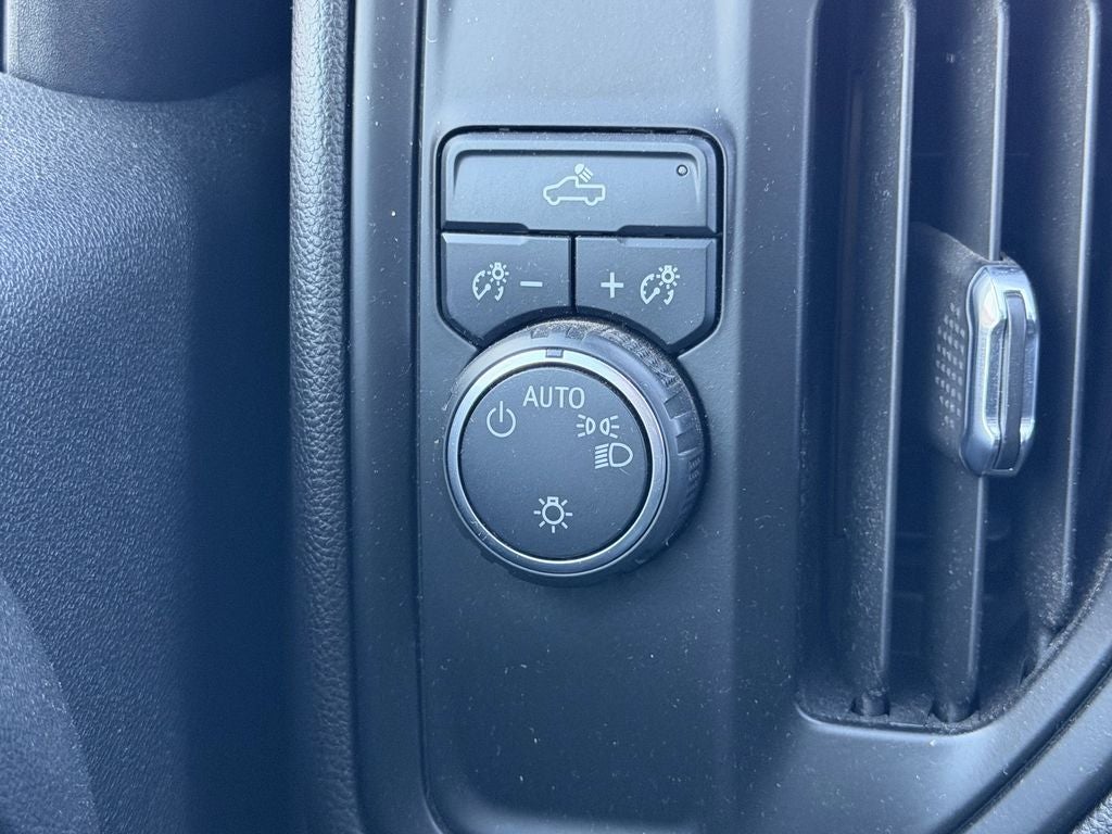 2020 Chevrolet Silverado 1500 Custom