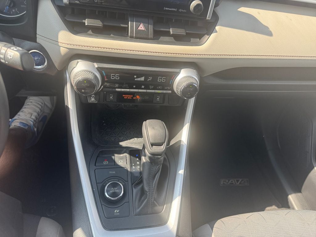 2020 Toyota RAV4 Hybrid XLE