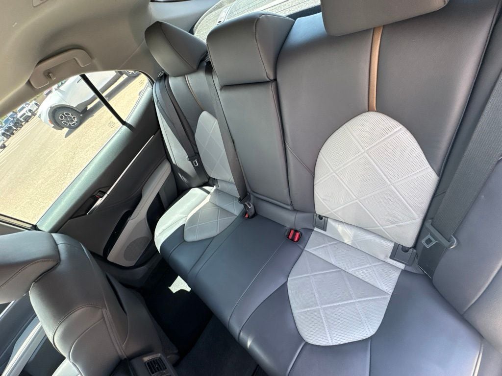 2018 Toyota Camry Hybrid XLE