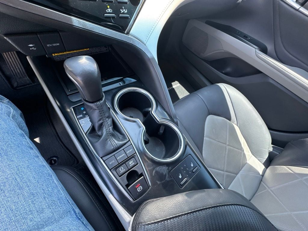 2018 Toyota Camry Hybrid XLE