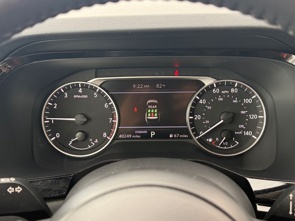 2025 Nissan Pathfinder SV