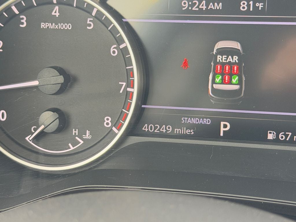 2025 Nissan Pathfinder SV