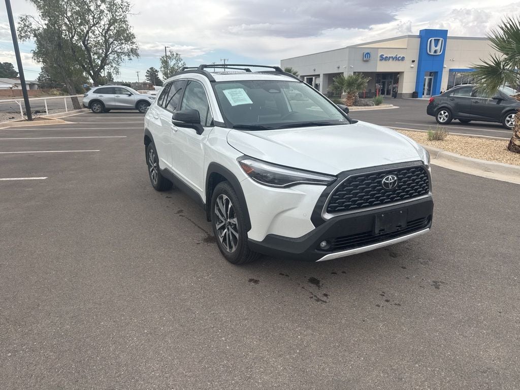 2025 Toyota Corolla Cross XLE