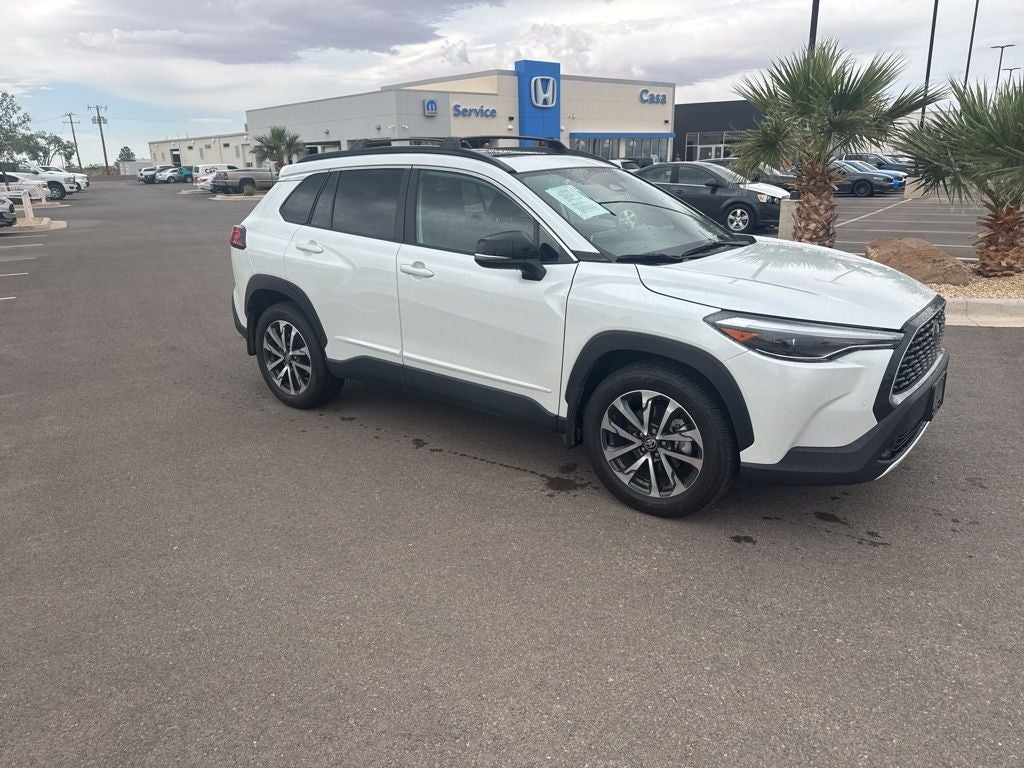 2025 Toyota Corolla Cross XLE