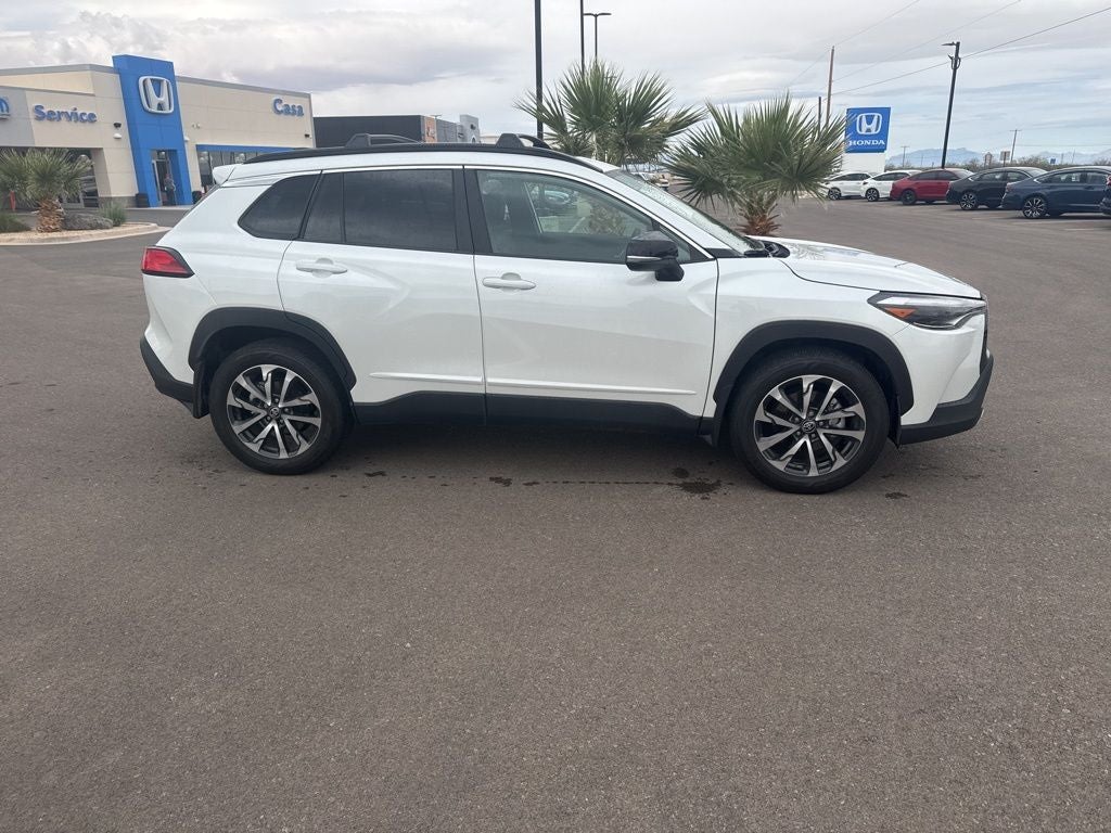 2025 Toyota Corolla Cross XLE