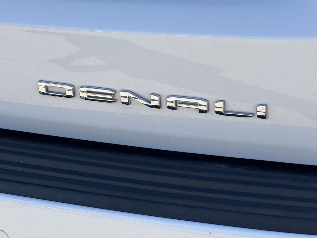 2022 GMC Yukon 4WD Denali