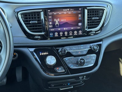 2020 Chrysler Pacifica Hybrid Limited