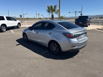 2019 Toyota Yaris LE