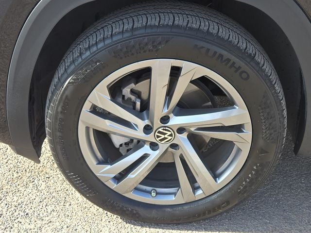 2024 Volkswagen Atlas Cross Sport 2.0T SEL R-Line