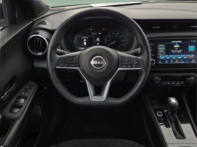 2023 Nissan Kicks SR
