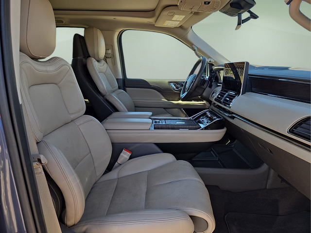 2022 Lincoln Navigator L Reserve