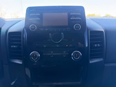 2014 Nissan Titan SV