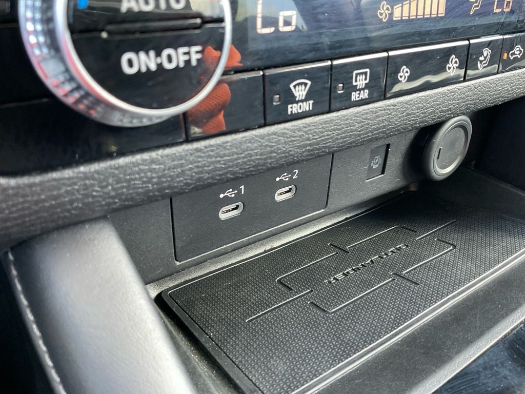 2025 Mitsubishi Outlander Base