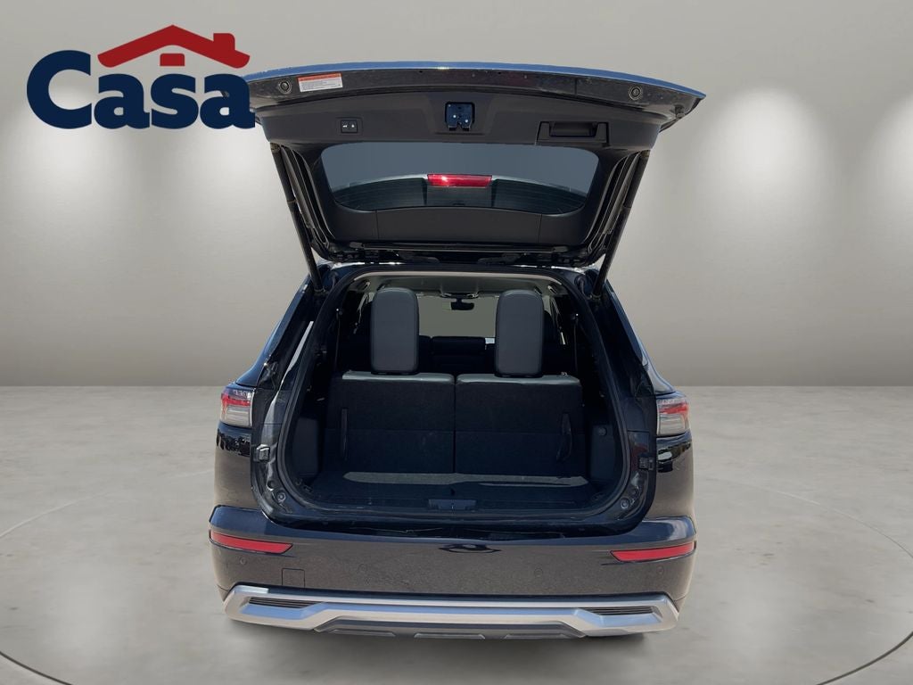 2025 Mitsubishi Outlander Base