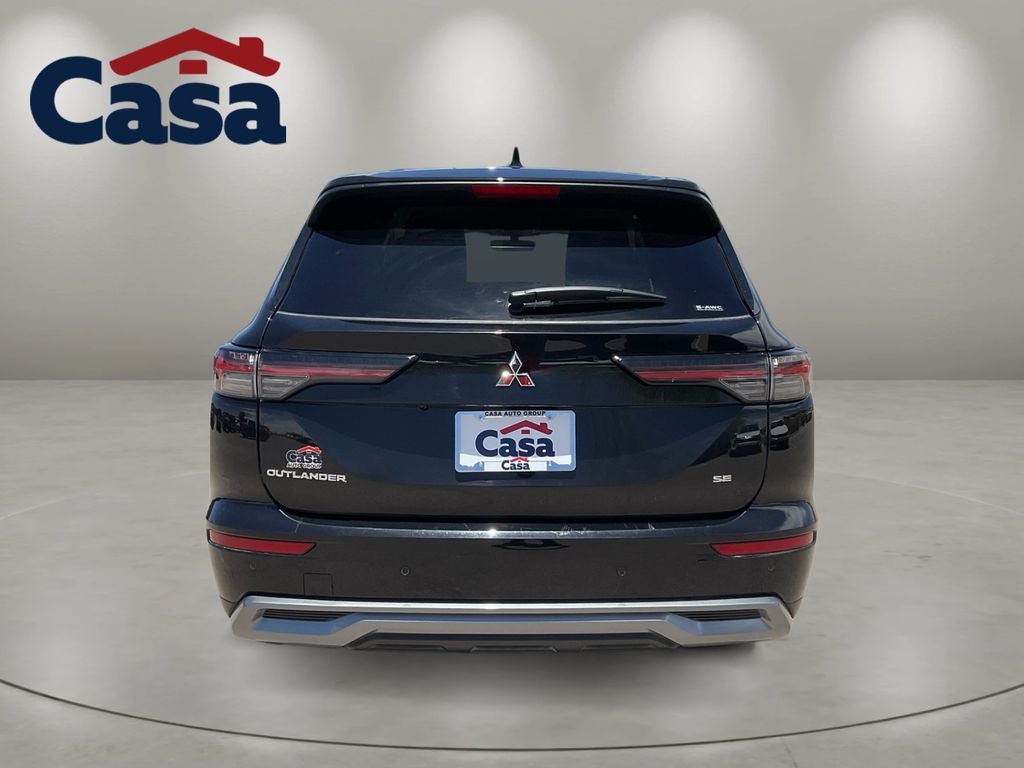 2025 Mitsubishi Outlander Base