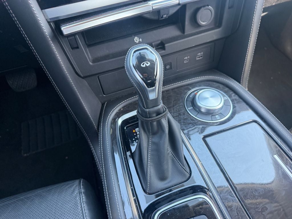 2024 INFINITI QX80 LUXE
