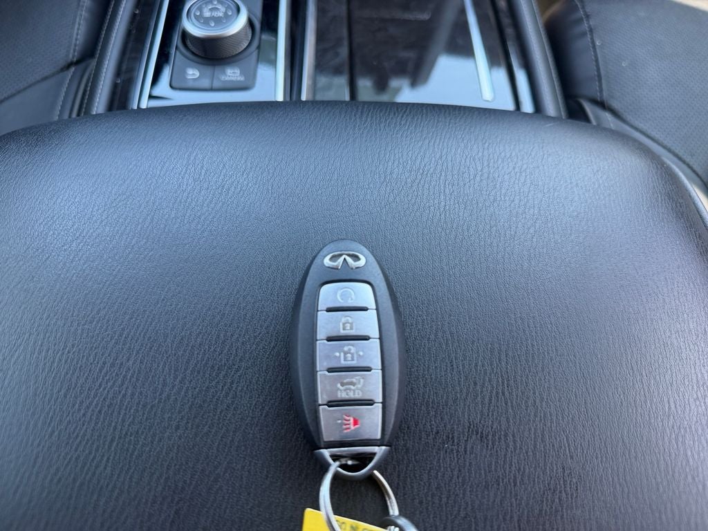 2024 INFINITI QX80 LUXE